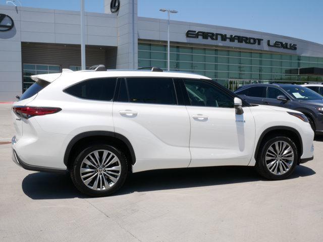 used 2021 Toyota Highlander Hybrid car, priced at $43,900