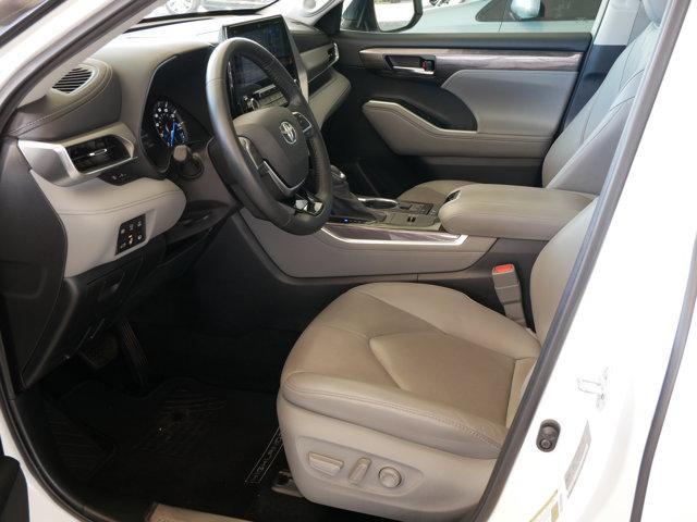 used 2021 Toyota Highlander Hybrid car, priced at $43,900