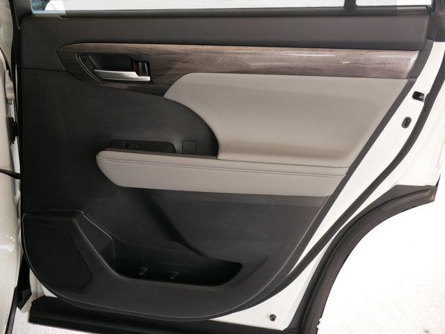 used 2021 Toyota Highlander Hybrid car, priced at $43,900