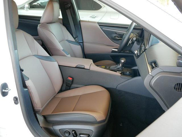 new 2025 Lexus ES 300h car, priced at $50,964