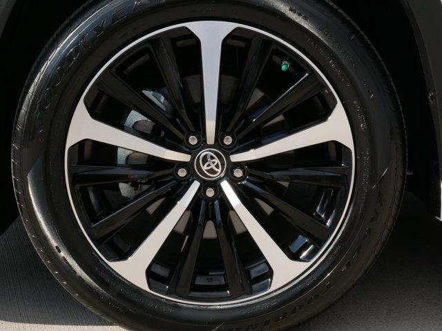 used 2021 Toyota Highlander car, priced at $36,900