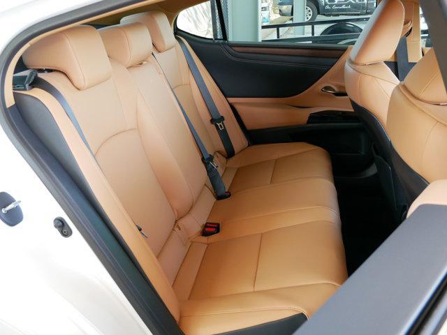 new 2025 Lexus ES 300h car, priced at $51,099