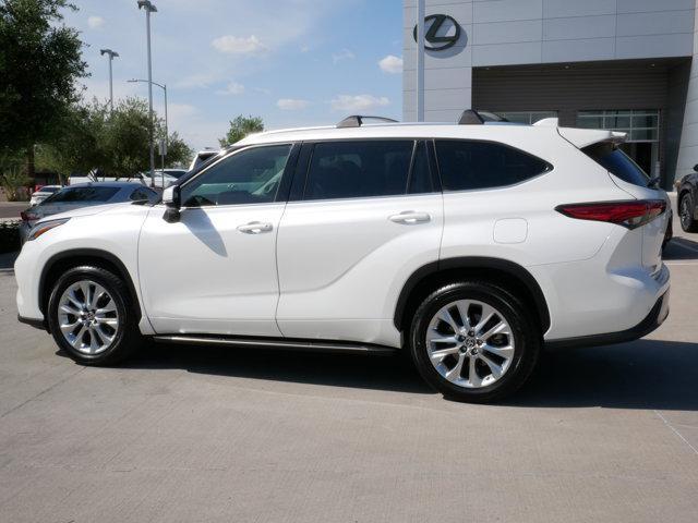 used 2020 Toyota Highlander car, priced at $26,900