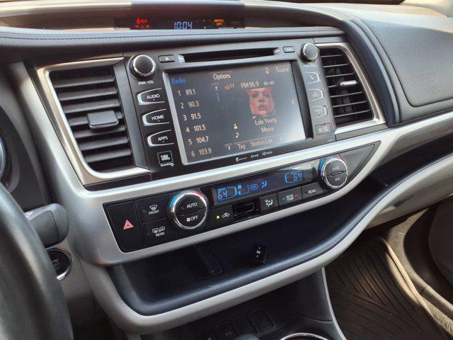 used 2019 Toyota Highlander car, priced at $26,900