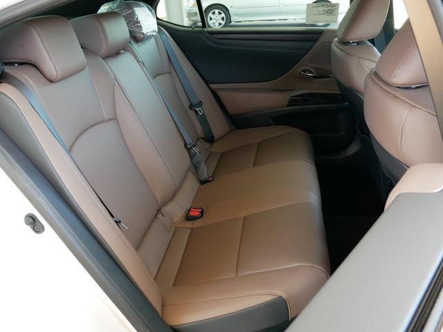 new 2025 Lexus ES 300h car, priced at $51,803