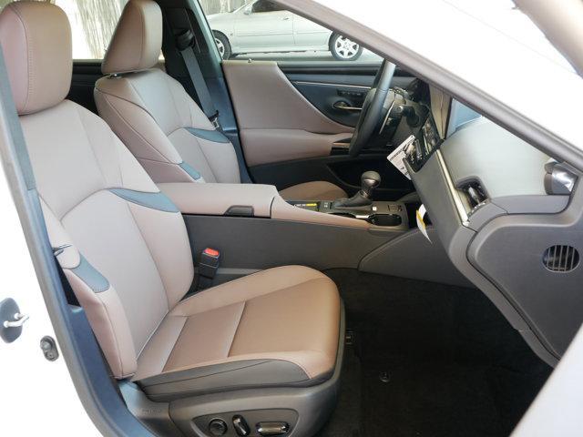 new 2025 Lexus ES 300h car, priced at $51,803