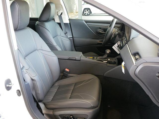 new 2025 Lexus ES 300h car, priced at $57,298