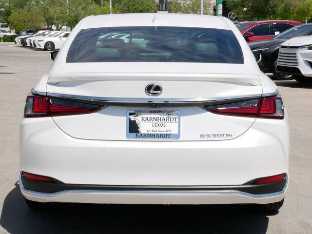 new 2025 Lexus ES 300h car, priced at $50,048