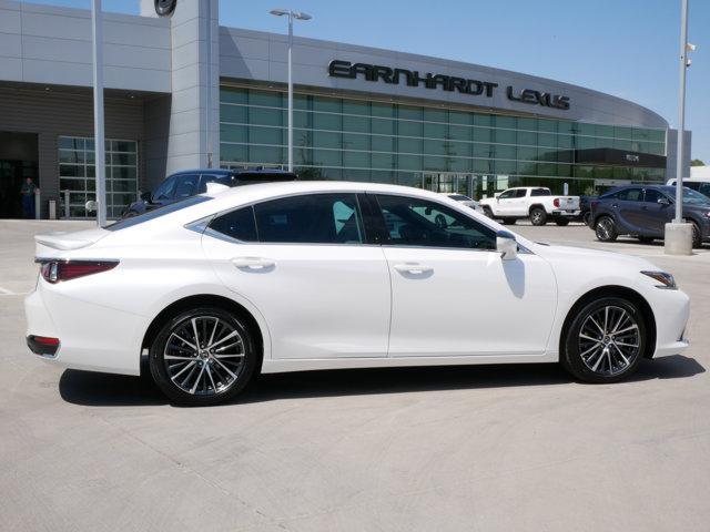 new 2025 Lexus ES 300h car, priced at $50,048