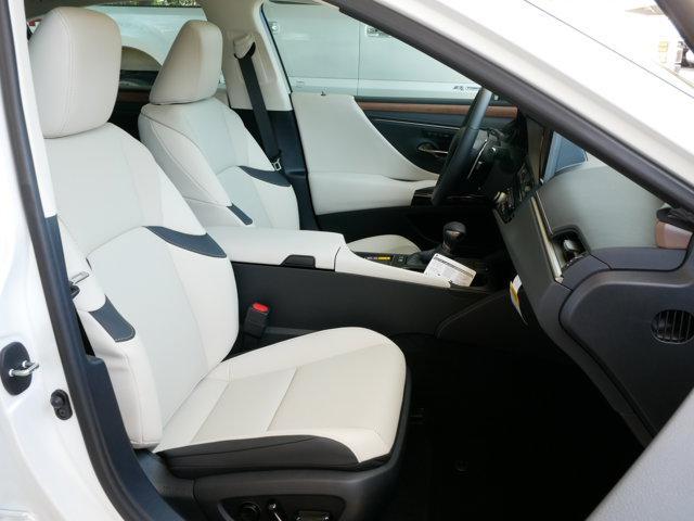 new 2025 Lexus ES 300h car, priced at $50,048