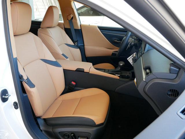 new 2025 Lexus ES 350 car, priced at $44,205