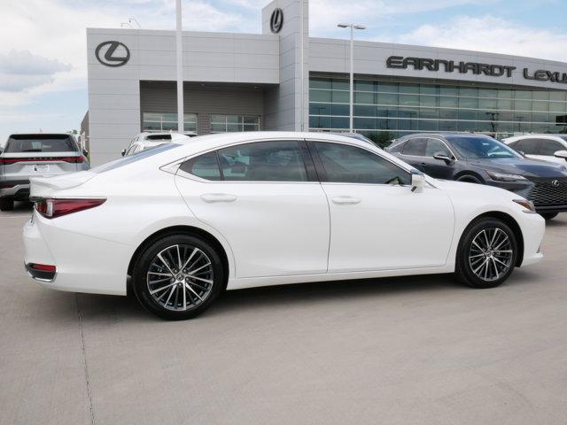 new 2025 Lexus ES 300h car, priced at $49,678