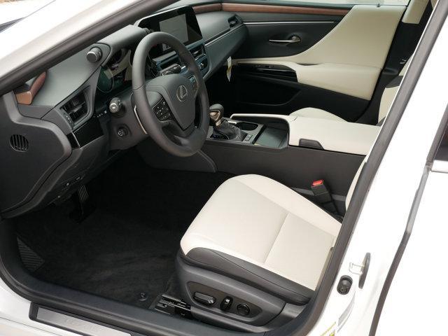 new 2025 Lexus ES 300h car, priced at $49,678