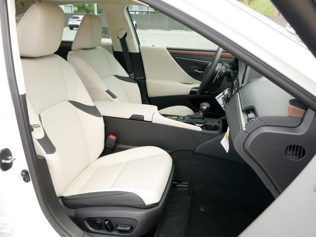 new 2025 Lexus ES 300h car, priced at $49,678