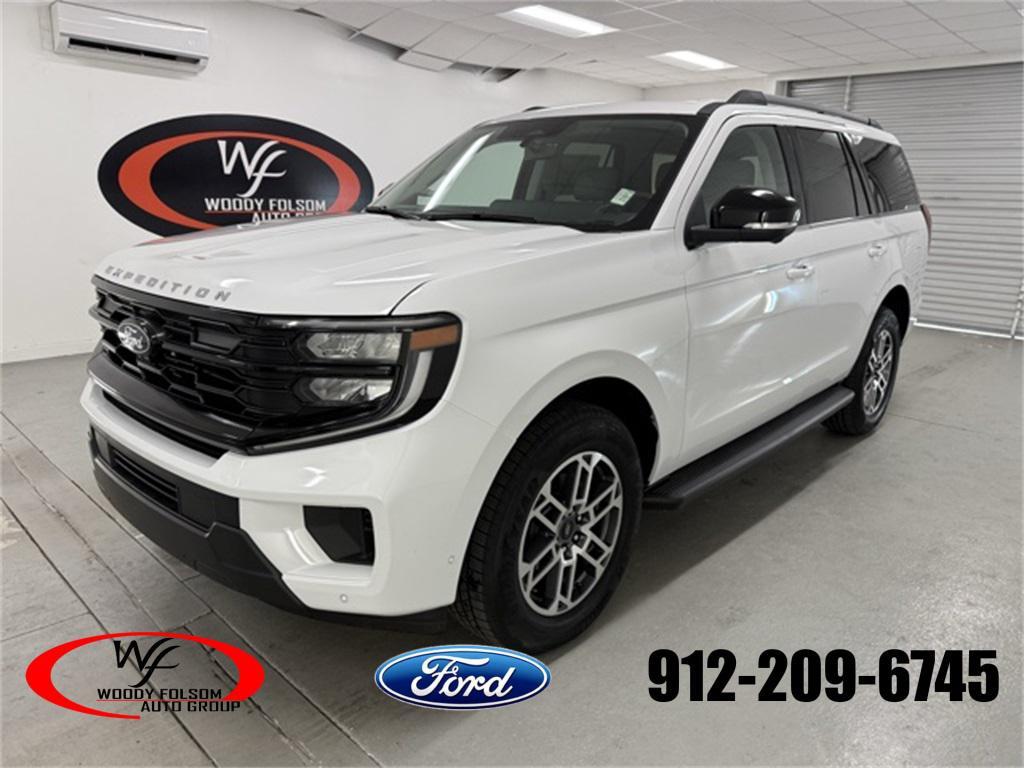 new 2025 Ford Expedition car, priced at $70,000