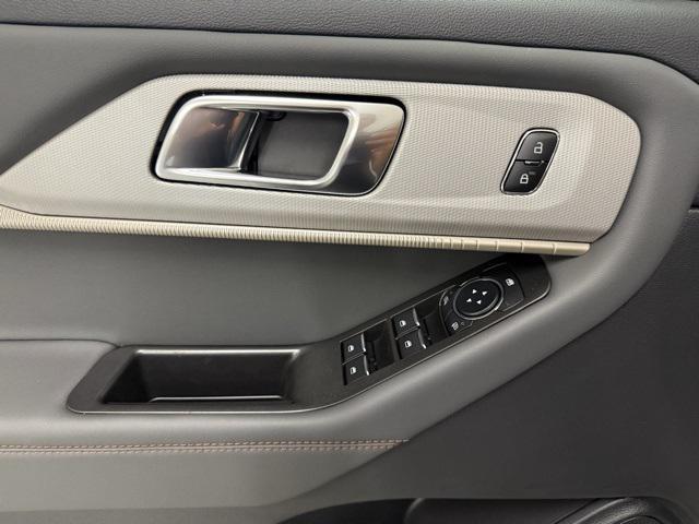 new 2025 Ford Explorer car, priced at $45,575
