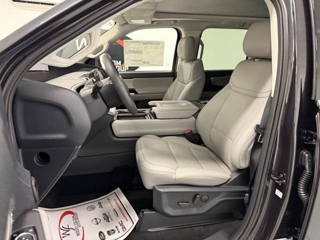 new 2025 Ford Expedition Max car, priced at $73,625