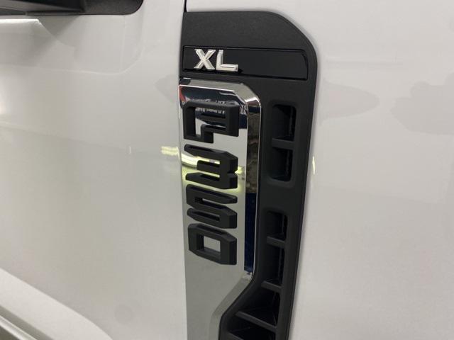 new 2025 Ford F-350 car, priced at $58,655
