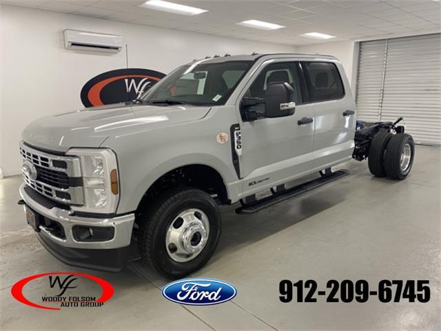 new 2025 Ford F-350 car, priced at $77,965