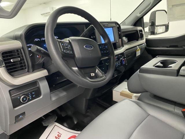 new 2025 Ford F-450 car, priced at $76,675