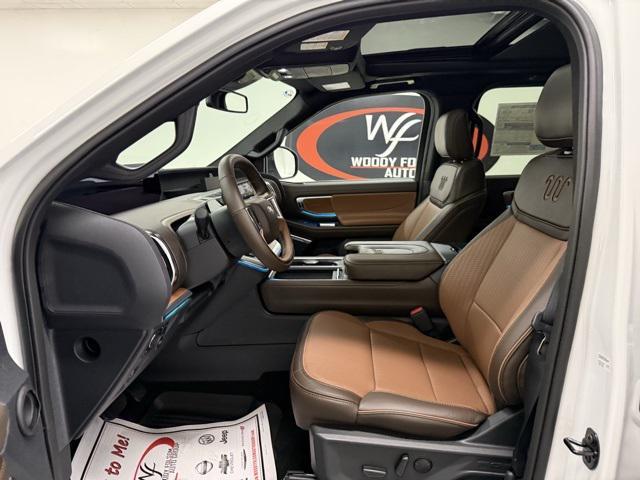 new 2025 Ford Expedition car, priced at $86,755