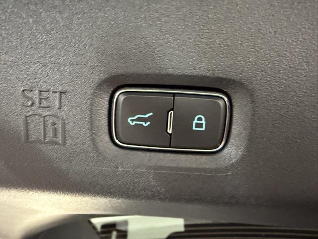 new 2025 Ford Expedition car, priced at $86,755