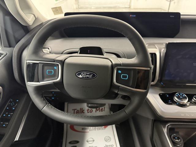 new 2025 Ford Expedition car, priced at $70,625