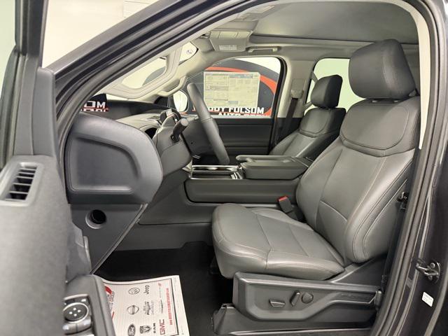 new 2025 Ford Expedition car, priced at $70,625
