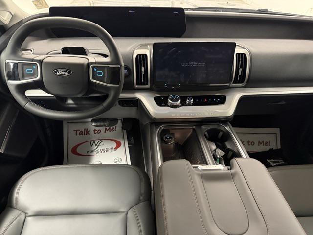 new 2025 Ford Expedition car, priced at $70,625