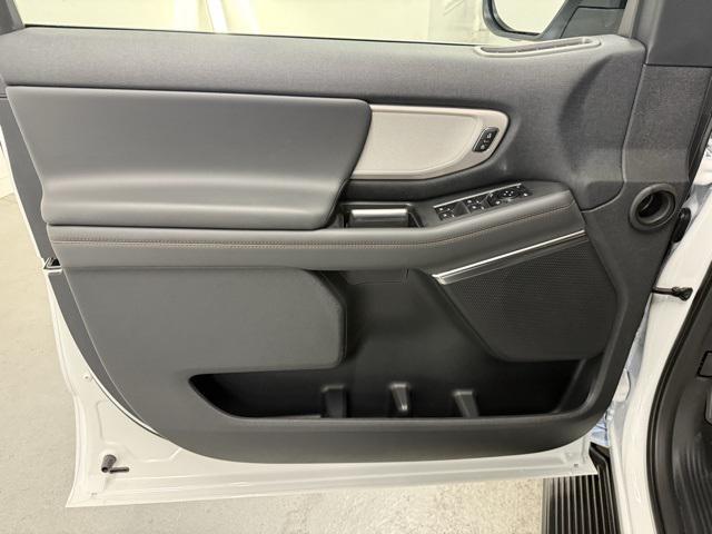 new 2025 Ford Expedition car, priced at $70,320