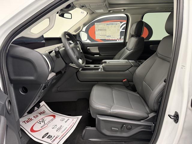 new 2025 Ford Expedition car, priced at $70,320