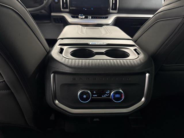 new 2025 Ford Expedition car, priced at $70,320