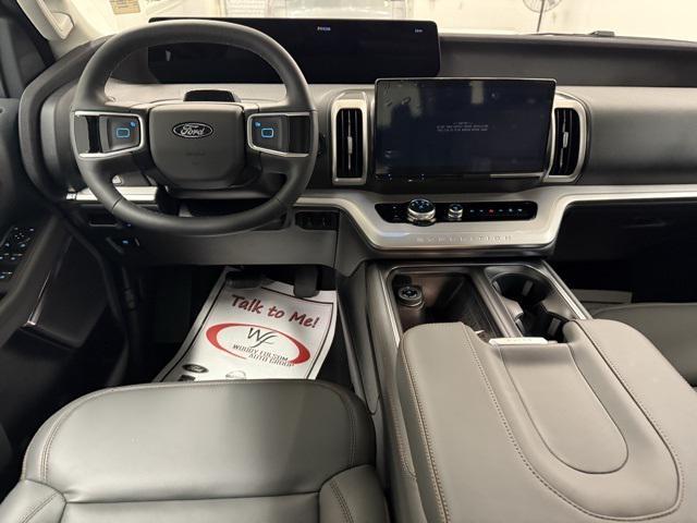 new 2025 Ford Expedition car, priced at $70,320
