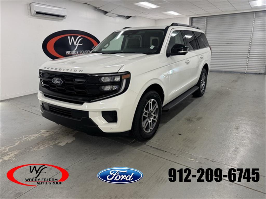 new 2025 Ford Expedition car, priced at $70,995