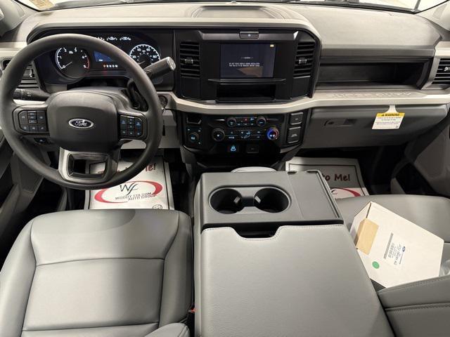 new 2025 Ford F-450 car, priced at $76,675