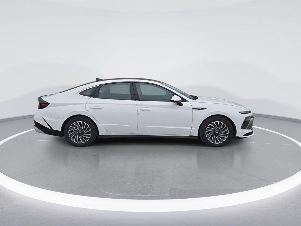 new 2025 Hyundai Sonata Hybrid car, priced at $34,782