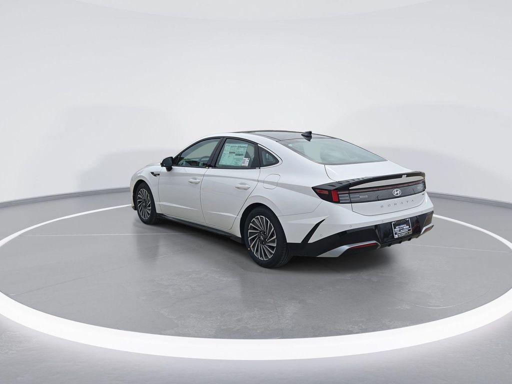 new 2025 Hyundai Sonata Hybrid car, priced at $34,782