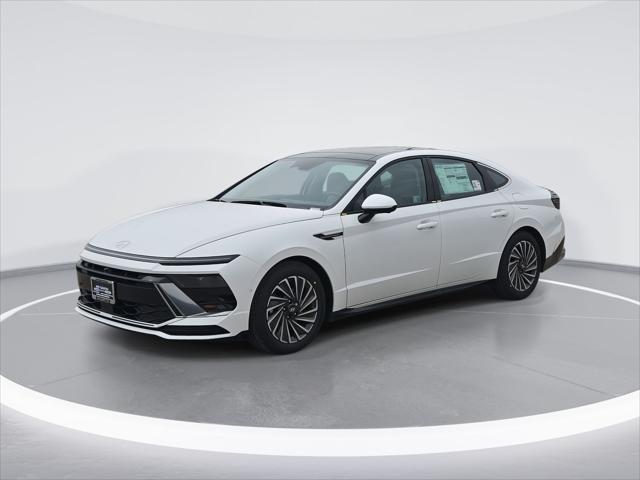 new 2025 Hyundai Sonata Hybrid car, priced at $38,575