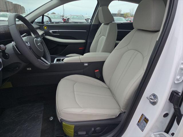 new 2025 Hyundai Sonata Hybrid car, priced at $38,575