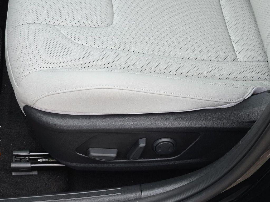 new 2025 Hyundai Elantra car, priced at $27,164