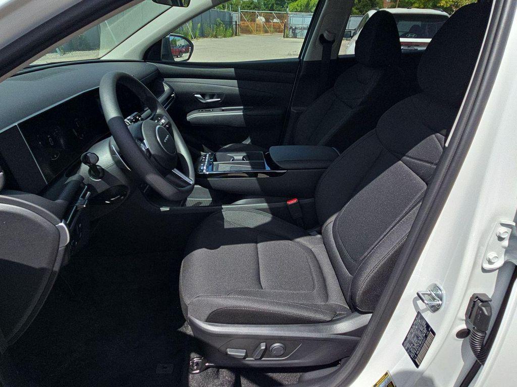 new 2025 Hyundai TUCSON Hybrid car, priced at $31,009