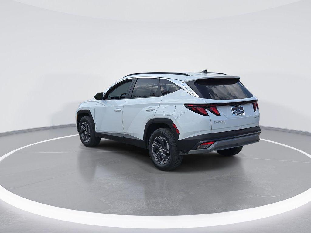 new 2025 Hyundai TUCSON Hybrid car, priced at $31,009