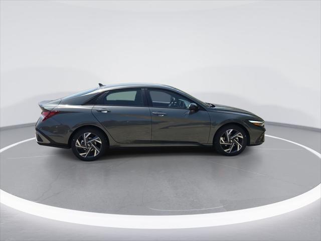 new 2025 Hyundai Elantra car, priced at $23,214
