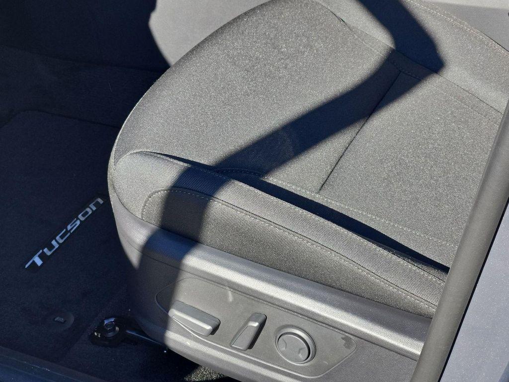 new 2026 Hyundai TUCSON Hybrid car, priced at $35,160