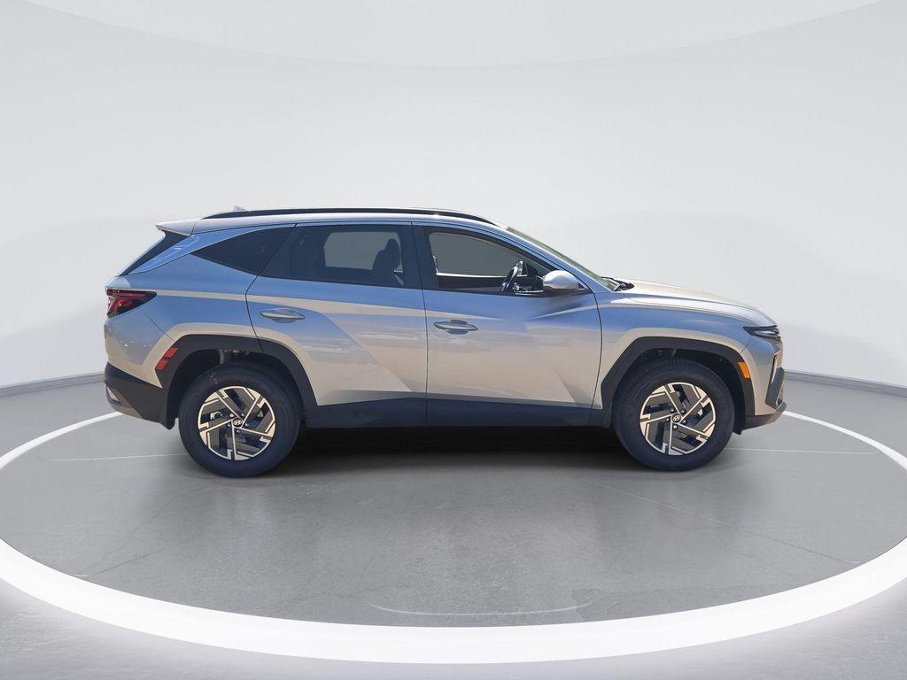 new 2025 Hyundai TUCSON Hybrid car, priced at $29,739
