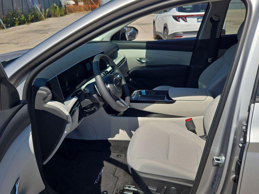 new 2025 Hyundai TUCSON Hybrid car, priced at $29,739