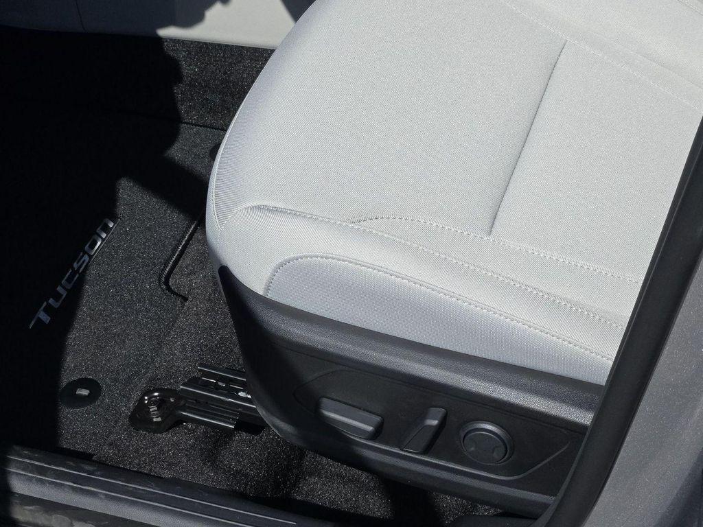 new 2025 Hyundai TUCSON Hybrid car, priced at $29,739