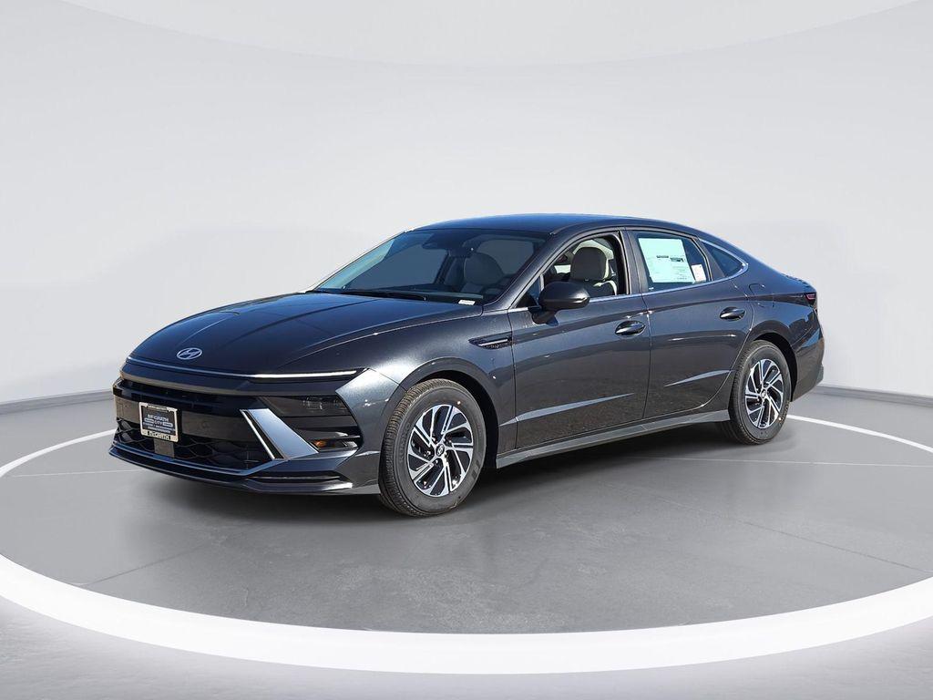 new 2026 Hyundai Sonata Hybrid car, priced at $30,270