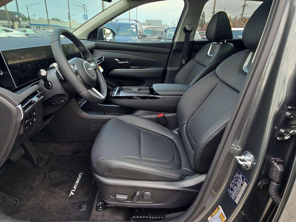 new 2025 Hyundai TUCSON Hybrid car, priced at $37,876