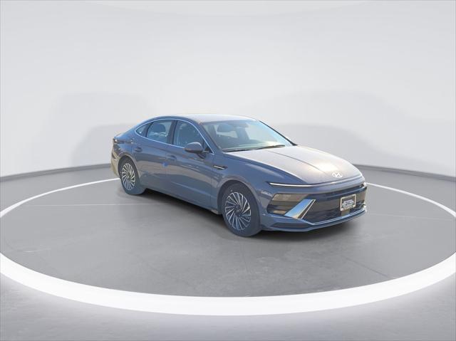 new 2025 Hyundai Sonata Hybrid car, priced at $32,705